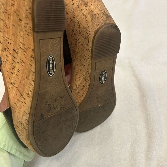 Dr. Scholl's Black and Tan Sandals Comfortable Casual Design - Picture 5 of 5